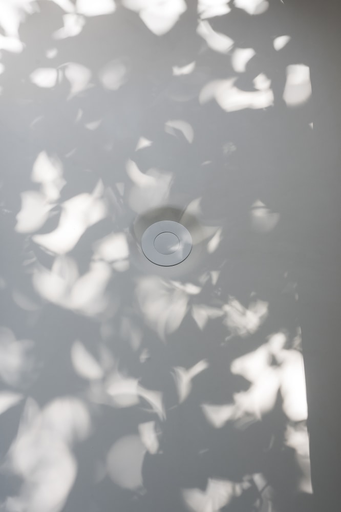 Agape VIEQUES XS freistehende Badewanne aus Edelstahl, Breite: 150cm, Tiefe: 72,6cm, Höhe: 67,5cm, mit Rückenlehne, innen weiß matt, außen weiß matt - AVAS0912ZZI