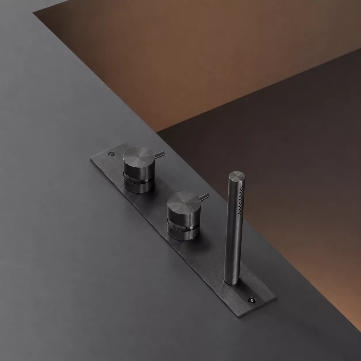 cea MIL 87 Wannen-Doppel-Eingrifmischer für Randmontage mit Stabhandbrause, black diamond satiniert - MIL87KDS cea MIL 87 Wannen-Doppel-Eingrifmischer für Randmontage mit Stabhandbrause, black diamond satiniert - MIL87KDS