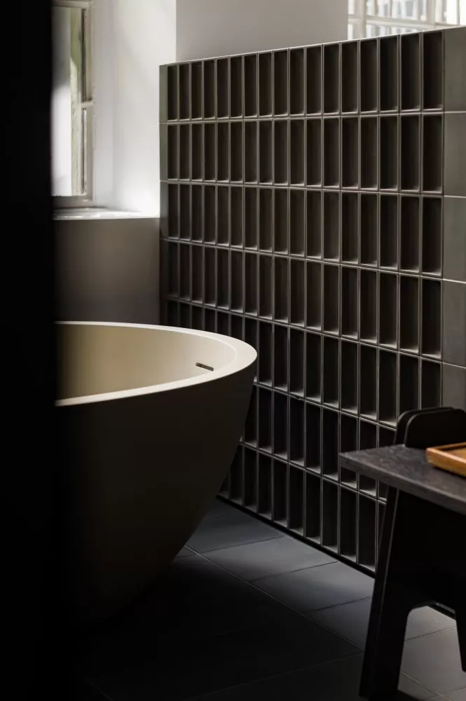 Agape SPOON XL freistehende Badewanne aus durchgefärbtem Cristalplant®, Breite: 180,9cm, Tiefe: 97,2cm, Höhe: 49cm, sandgrau - AVAS0916QQ