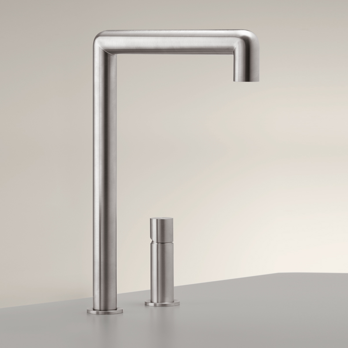 ceadesign CARTESIO Zweiloch-Mischer mit schwenkbarem Auslauf, Ausladung: 225mm, edelstahl satiniert-CAR05S