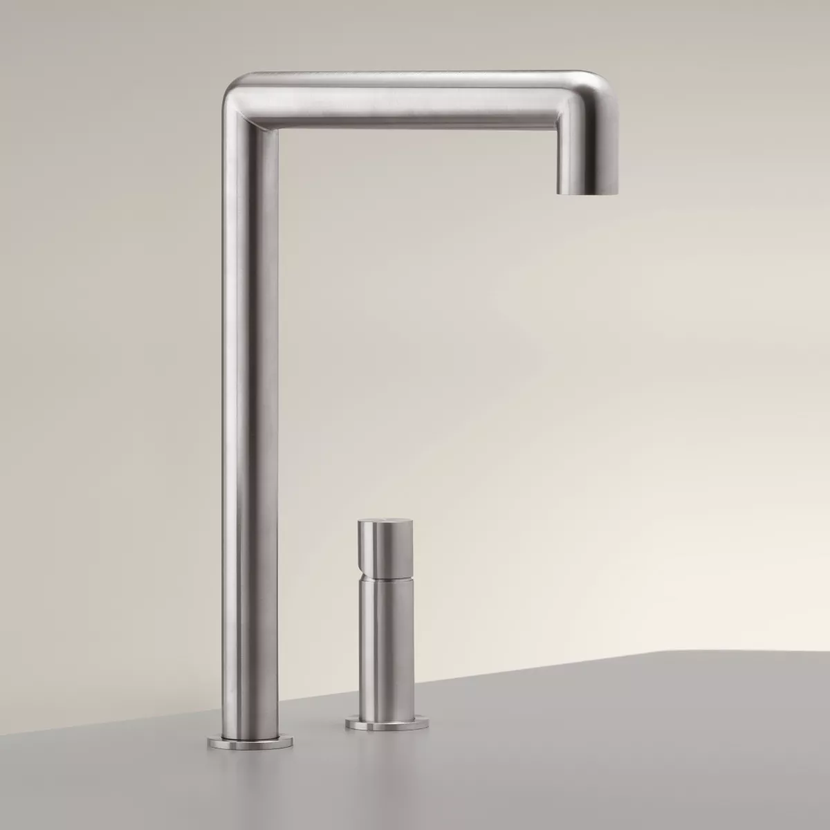 ceadesign CARTESIO Zweiloch-Mischer mit schwenkbarem Auslauf, Ausladung: 225mm, edelstahl satiniert-CAR05S