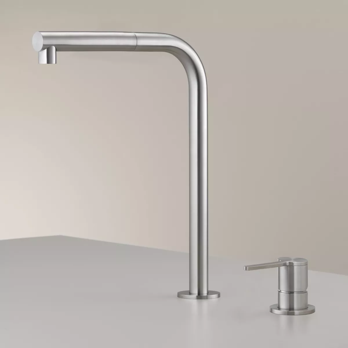 ceadesign INNOVO Zweiloch-Mischer mit schwenkbarem Auslauf und herausziehbarer Handbrause, Ausladung: 240mm, edelstahl satiniert-INV84S