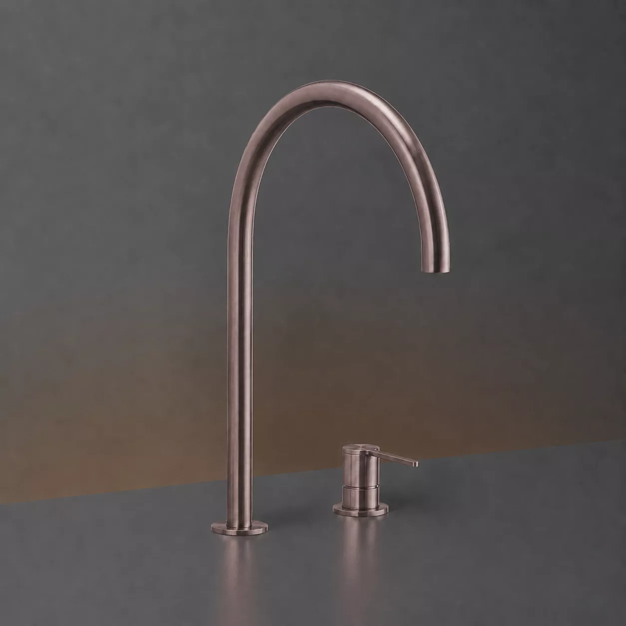 ceadesign INNOVO Zweiloch-Mischer mit schwenkbarem Auslauf, Ausladung: 280mm, bronze satiniert - INV42ZS ceadesign INNOVO Zweiloch-Mischer mit schwenkbarem Auslauf, Ausladung: 280mm, bronze satiniert - INV42ZS