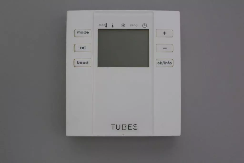Tubes Radiatori Funkraumthermostat zur Wandmontage + Funkempfänger-ZRF007