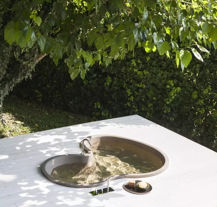 Agape DR Einbauwanne aus Zement, Breite: 189,5cm, Tiefe: 139,5cm, Höhe: 56,5cm, externe Befüllung, inklusive Ablaufgarnitur mit Siphon, Wannenfarbe kaffee - AVAS1092E570 Agape DR Einbauwanne aus Zement, Breite: 189,5cm, Tiefe: 139,5cm, Höhe: 56,5cm, externe Befüllung, inklusive Ablaufgarnitur mit Siphon, Wannenfarbe kaffee - AVAS1092E570