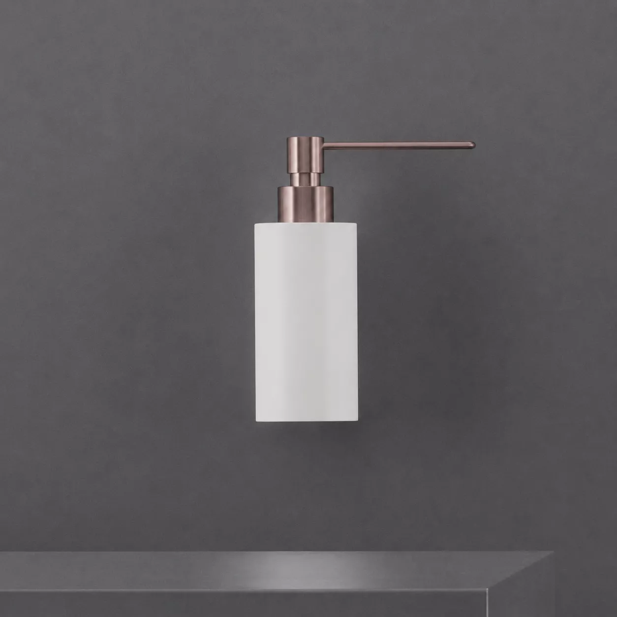 ceadesign DOS Wand-Seifenspender, bronze satiniert - DOS06ZS ceadesign DOS Wand-Seifenspender, bronze satiniert - DOS06ZS
