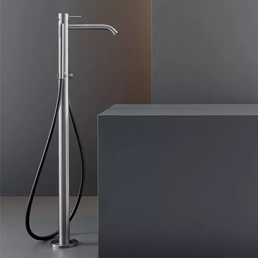 cea MIL 19 freistehender Badewannen-Eingriffmischer mit Stabhandbrause, H:850mm, edelstahl satiniert, Schlauch weiß-MIL19WS