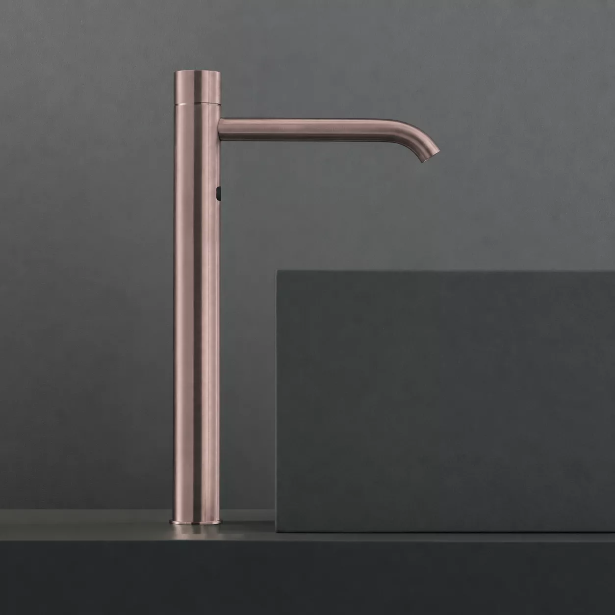 cea MIL 018 berührungslose Waschtischarmatur mit Temperaturregulierung, Höhe: 355mm, bronze satiniert - MIL018ZS cea MIL 018 berührungslose Waschtischarmatur mit Temperaturregulierung, Höhe: 355mm, bronze satiniert - MIL018ZS