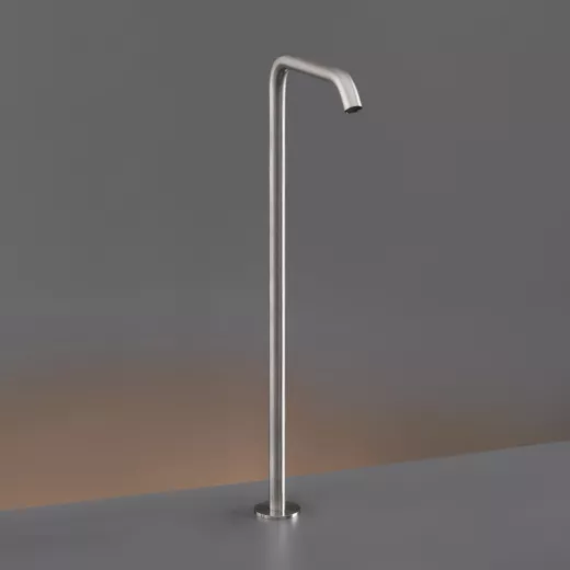 cea MIL 138 schwenkbarer Standauslauf, H:630mm, edelstahl satiniert-MIL138S