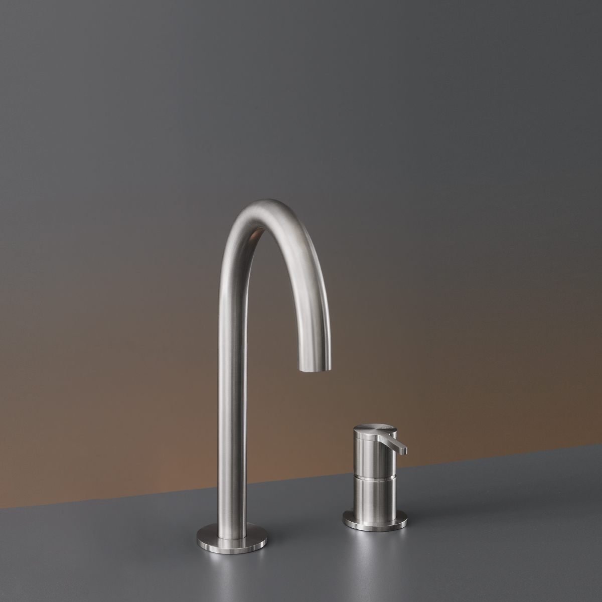 ceadesign INNOVO Zweiloch-Mischer mit schwenkbarem Auslauf, Ausladung: 145mm, edelstahl satiniert-INV40S