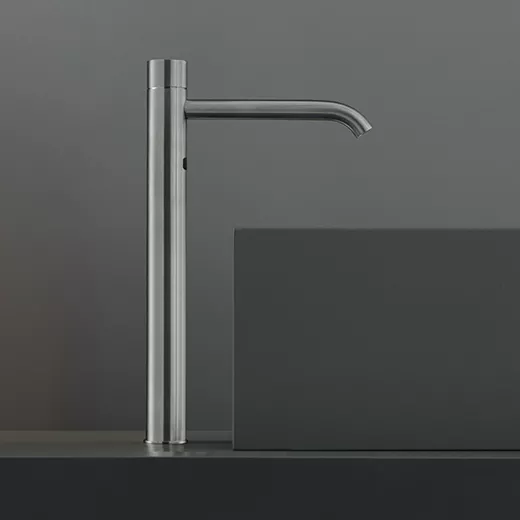 cea MIL 018 berührungslose Waschtischarmatur mit Temperaturregulierung, H:355mm, edelstahl satiniert-MIL018S