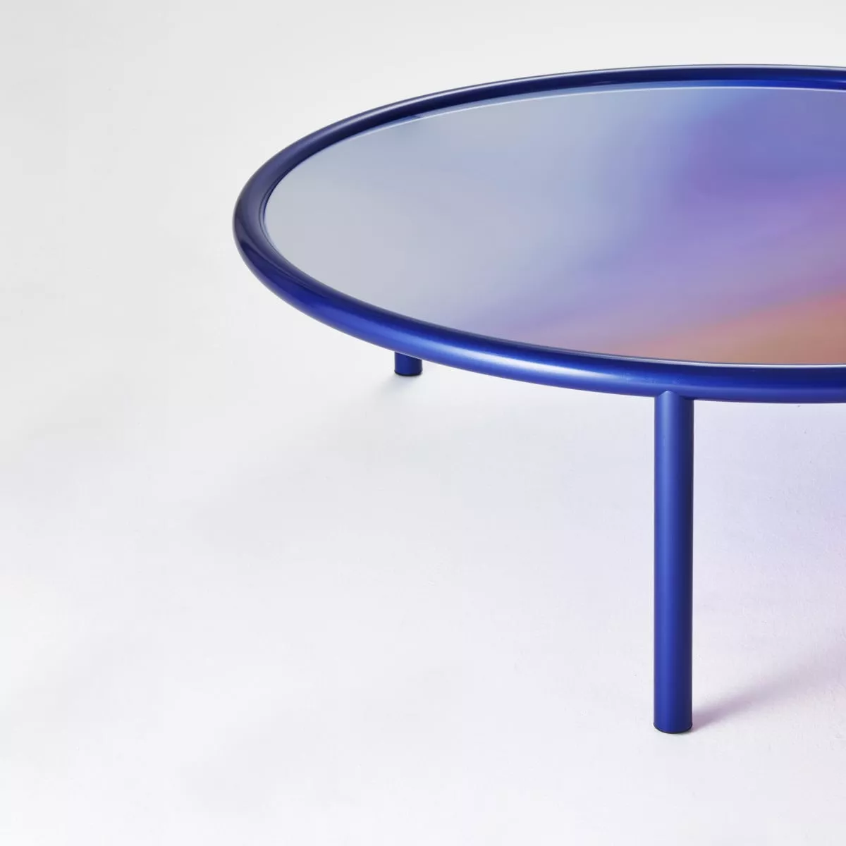 Glas Italia L.A. Sunset - Nachtblau - Detail Glas Italia L.A. Sunset Couchtisch Ø 79 cm, Höhe 40 cm, Nachtblau - LAS01-NACHTBLAU