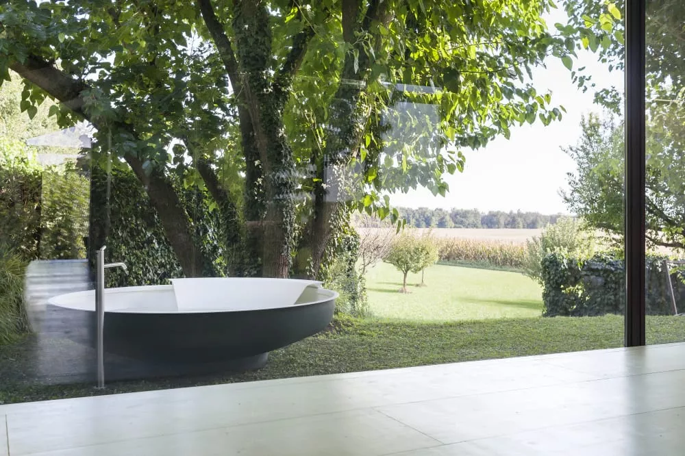 Agape UFO freistehende Badewanne aus Edelstahl, Durchmesser: 204cm, Höhe: 50cm, mit 1 Rückenlehne aus weißem Cristalplant®, Wanneninnenraum weiß matt, außen dunkelgrau - AVAS0906ZG Agape UFO freistehende Badewanne aus Edelstahl, Durchmesser: 204cm, Höhe: 50cm, mit 1 Rückenlehne aus weißem Cristalplant®, Wanneninnenraum weiß matt, außen dunkelgrau - AVAS0906ZG