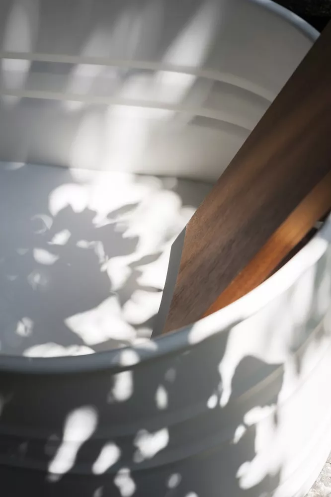 Agape VIEQUES XS freistehende Badewanne aus Edelstahl, Breite: 150cm, Tiefe: 72,6cm, Höhe: 67,5cm, mit Rückenlehne, innen weiß matt, außen weiß matt - AVAS0912ZZI Agape VIEQUES XS freistehende Badewanne aus Edelstahl, Breite: 150cm, Tiefe: 72,6cm, Höhe: 67,5cm, mit Rückenlehne, innen weiß matt, außen weiß matt - AVAS0912ZZI