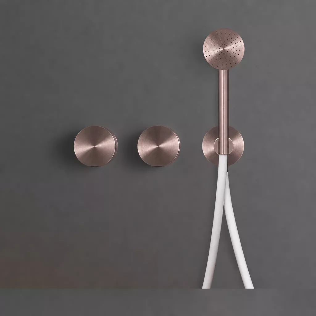 cea GIOTTO PLUS Wand-Brause-Doppel-Eingriffmischer mit Rundkopf-Handbrause, Durchmesser: 65mm, Schlauchfarbe weiß nach RAL 9016, bronze satiniert - GIO93WZS cea GIOTTO PLUS Wand-Brause-Doppel-Eingriffmischer mit Rundkopf-Handbrause, Durchmesser: 65mm, Schlauchfarbe weiß nach RAL 9016, bronze satiniert - GIO93WZS