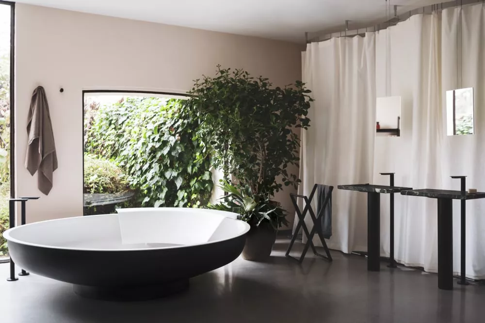 Agape UFO freistehende Badewanne aus Edelstahl, Durchmesser: 204cm, Höhe: 50cm, mit 1 Rückenlehne aus weißem Cristalplant®, Wanneninnenraum weiß matt, außen dunkelgrau - AVAS0906ZG Agape UFO freistehende Badewanne aus Edelstahl, Durchmesser: 204cm, Höhe: 50cm, mit 1 Rückenlehne aus weißem Cristalplant®, Wanneninnenraum weiß matt, außen dunkelgrau - AVAS0906ZG