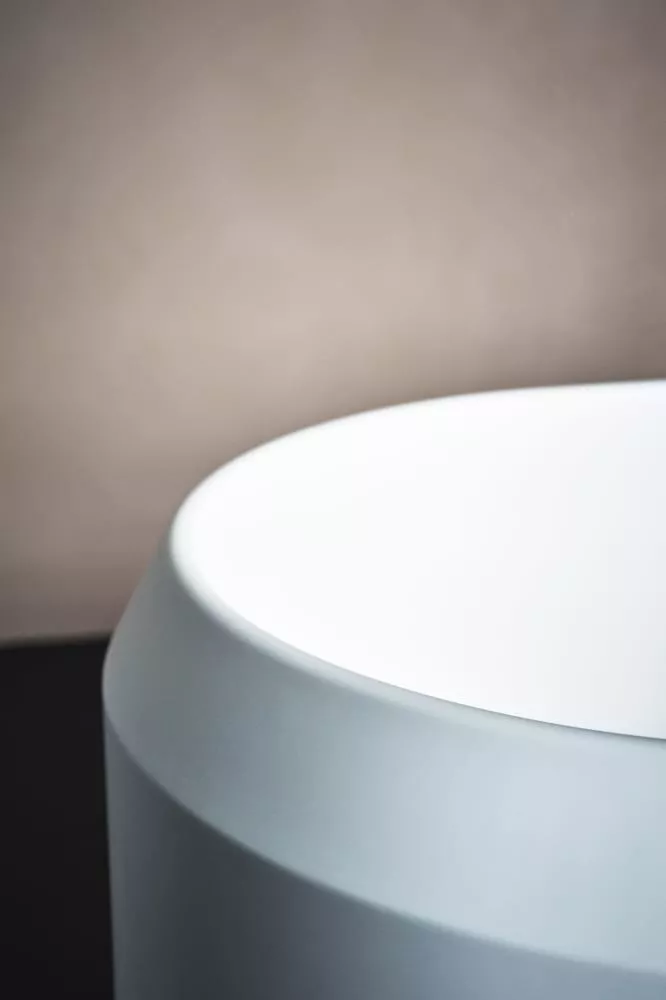 Agape LARIANA freistehende Badewanne aus Cristalplant®, Breite: 168cm, Tiefe: 77cm, Höhe: 56,3cm, inklusive Ablaufgarnitur, innen weiß matt, Schürze weiß matt - AVAS1080ZZ Agape LARIANA freistehende Badewanne aus Cristalplant®, Breite: 168cm, Tiefe: 77cm, Höhe: 56,3cm, inklusive Ablaufgarnitur, innen weiß matt, Schürze weiß matt - AVAS1080ZZ