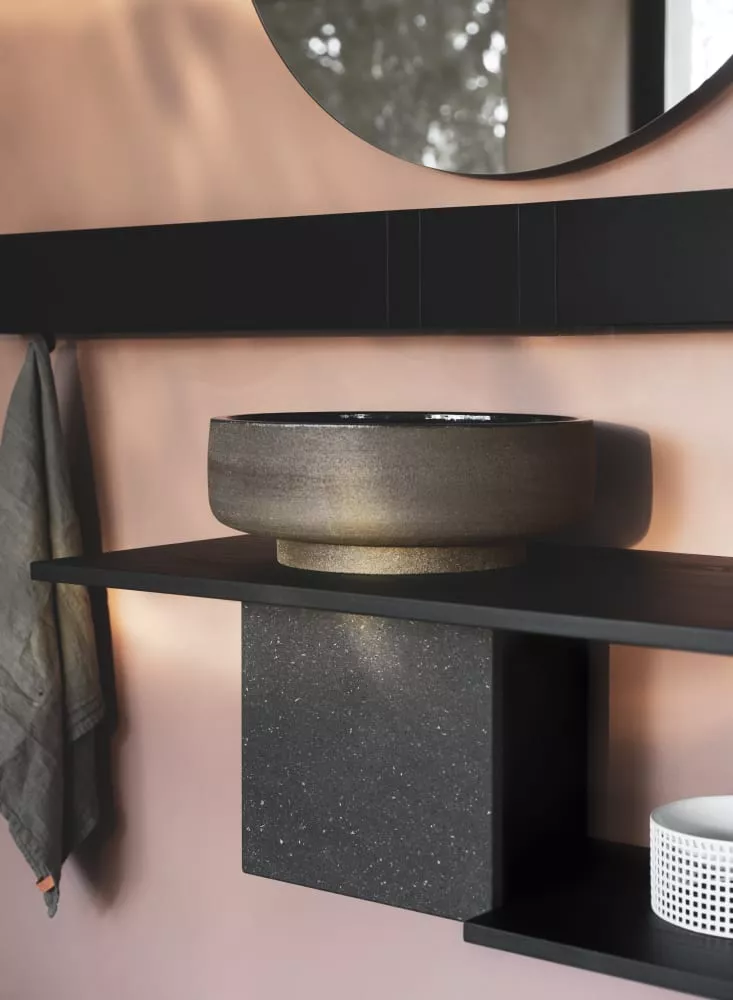 Agape CENOTE tiefes Aufsatzbecken aus Ton, Durchmesser: 42cm, inklusive Ablaufgarnitur, dunkler Ton, weitere Farben auf Anfrage möglich - ACER0420TSST