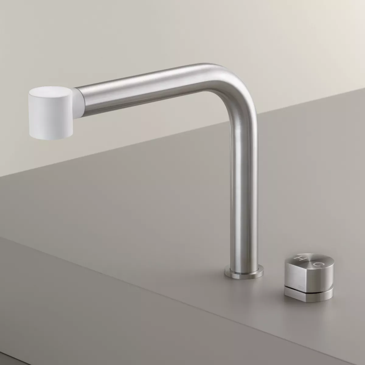 ceadesign NEUTRA Zweiloch-Mischer mit schwenkbarem und abnehmbarem Auslauf zur Unterfenster-Montage, herausziehbare Handbrause, Ausladung: 265mm, edelstahl satiniert-NEU55S