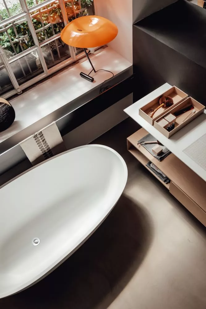 Agape SPOON M freistehende Badewanne aus Cristalplant®, Breite: 160cm, Tiefe: 85,4cm, Höhe: 48cm, innen weiß matt, außen weiß matt - AVAS1093ZZ Agape SPOON M freistehende Badewanne aus Cristalplant®, Breite: 160cm, Tiefe: 85,4cm, Höhe: 48cm, innen weiß matt, außen weiß matt - AVAS1093ZZ