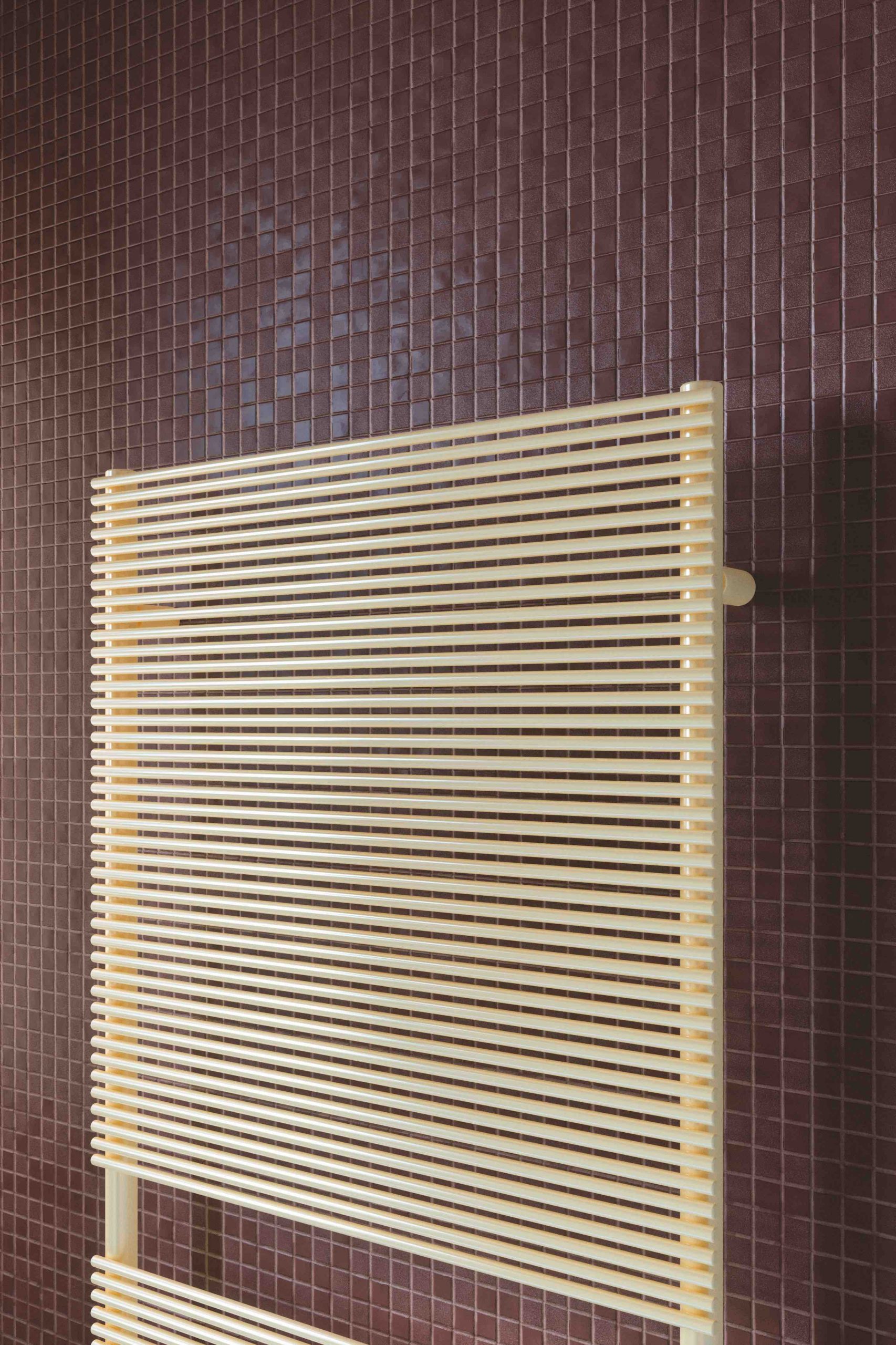 Tubes Radiatori BATH 10 elektrischer Handtuchwärmer mit Design-Verschlusskappe und Standard-Halterung, Breite: 60cm, Höhe: 181cm, galvanisierte Oberfläche nach Kategorie G5-BA10ELG#180060T0ST-G5