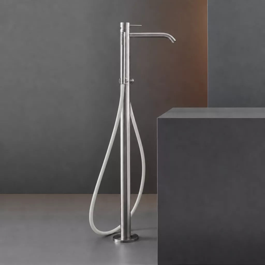 cea MIL 19 freistehender Badewannen-Eingriffmischer mit Stabhandbrause, Höhe: 850mm, Schlauchfarbe seidengrau nach RAL 7044, edelstahl satiniert - MIL19SGS cea MIL 19 freistehender Badewannen-Eingriffmischer mit Stabhandbrause, Höhe: 850mm, Schlauchfarbe seidengrau nach RAL 7044, edelstahl satiniert - MIL19SGS
