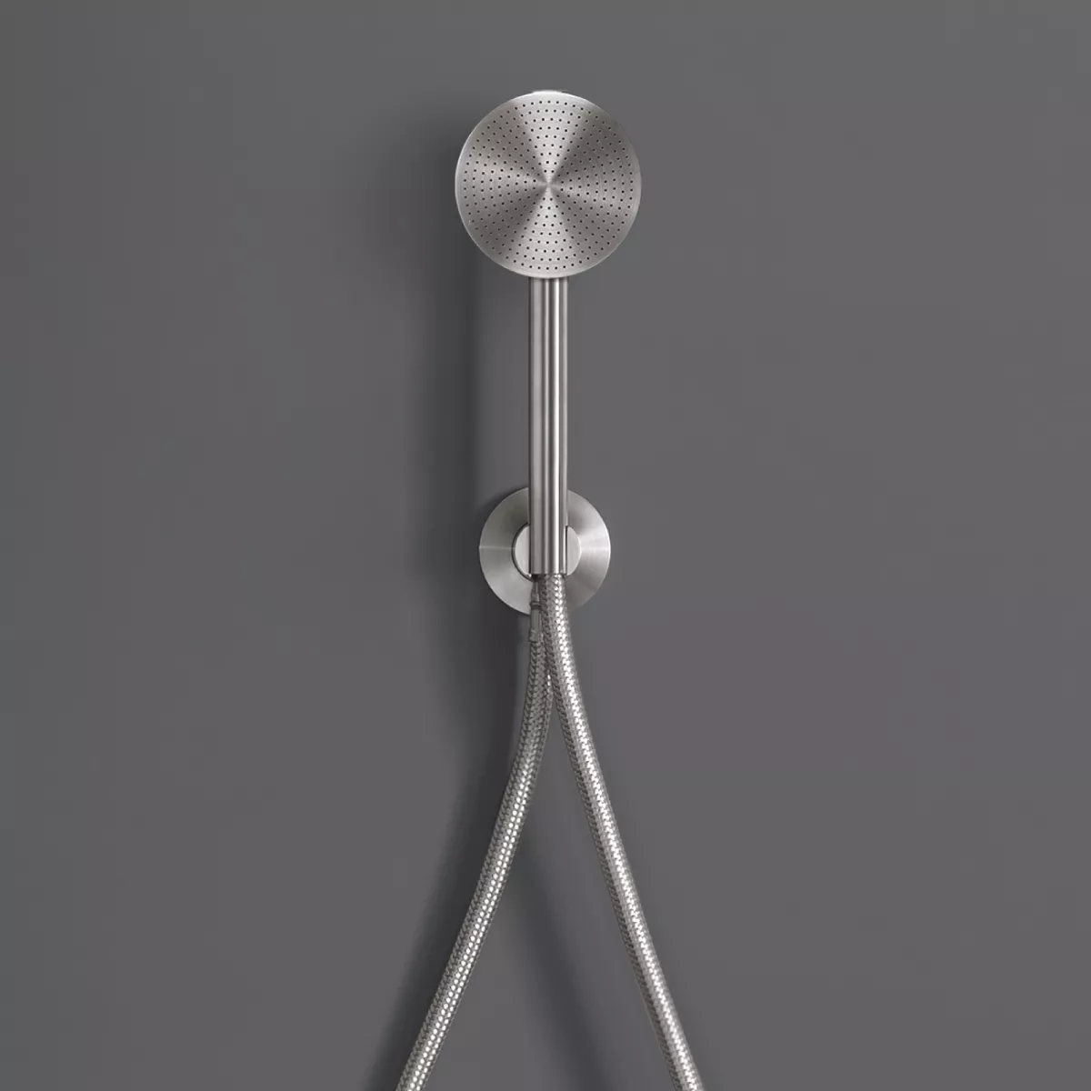 cea FRE 192 Brausegarnitur mit integriertem Brausehalter und Rundkopf-Handbrause, Durchmesser: 80mm, edelstahl satiniert - FRE192S