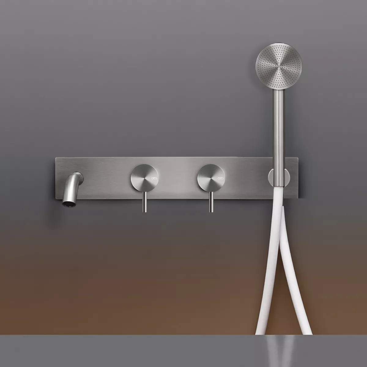 cea MIL 86Y Wand-Wannen-Doppel-Eingriffmischer, Ausladung:185mm mit Rundkopf-Handbrause D:65mm, edelstahl satiniert, Schlauch weiß-MIL86YWS