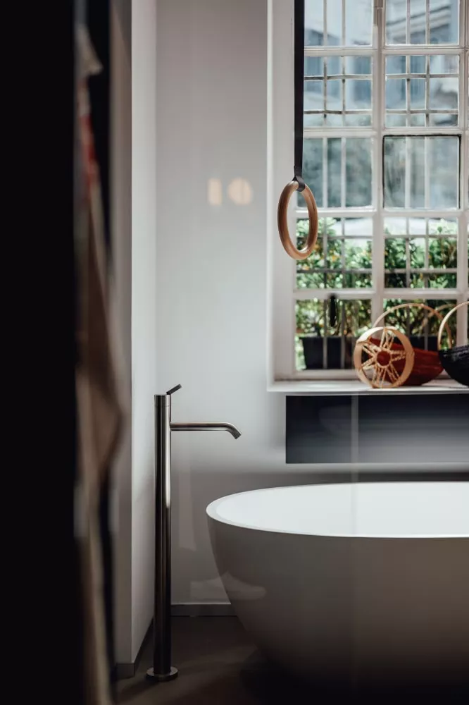 Agape SPOON M freistehende Badewanne aus Cristalplant®, Breite: 160cm, Tiefe: 85,4cm, Höhe: 48cm, innen weiß matt, außen weiß matt - AVAS1093ZZ Agape SPOON M freistehende Badewanne aus Cristalplant®, Breite: 160cm, Tiefe: 85,4cm, Höhe: 48cm, innen weiß matt, außen weiß matt - AVAS1093ZZ