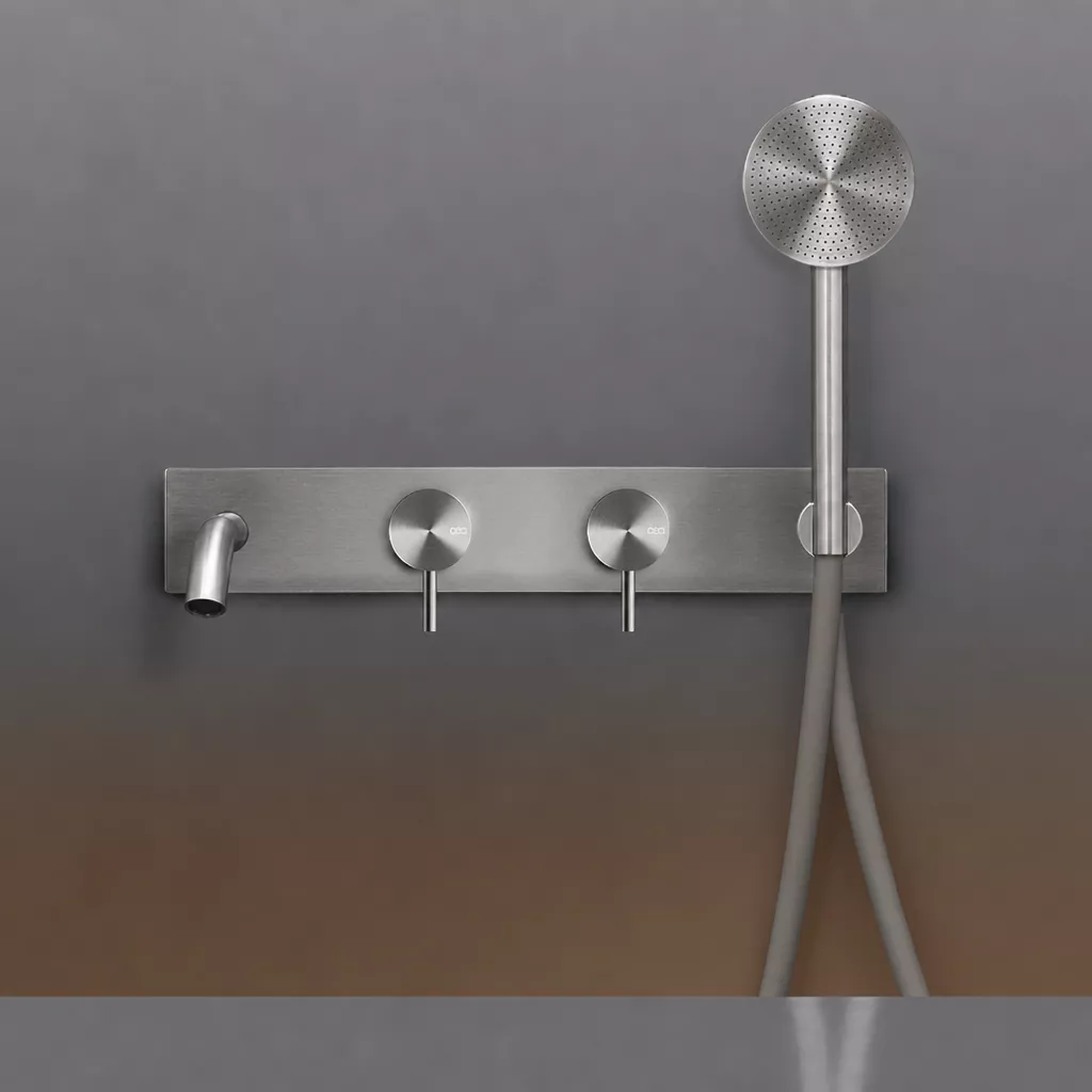 cea MIL 86H Wand-Wannen-Doppel-Eingriffmischer, Ausladung: 185mm, mit Rundkopf-Handbrause, Durchmesser: 80mm, Schlauchfarbe quarzgrau nach RAL 7006, edelstahl satiniert - MIL86HDBS cea MIL 86H Wand-Wannen-Doppel-Eingriffmischer, Ausladung: 185mm, mit Rundkopf-Handbrause, Durchmesser: 80mm, Schlauchfarbe quarzgrau nach RAL 7006, edelstahl satiniert - MIL86HDBS