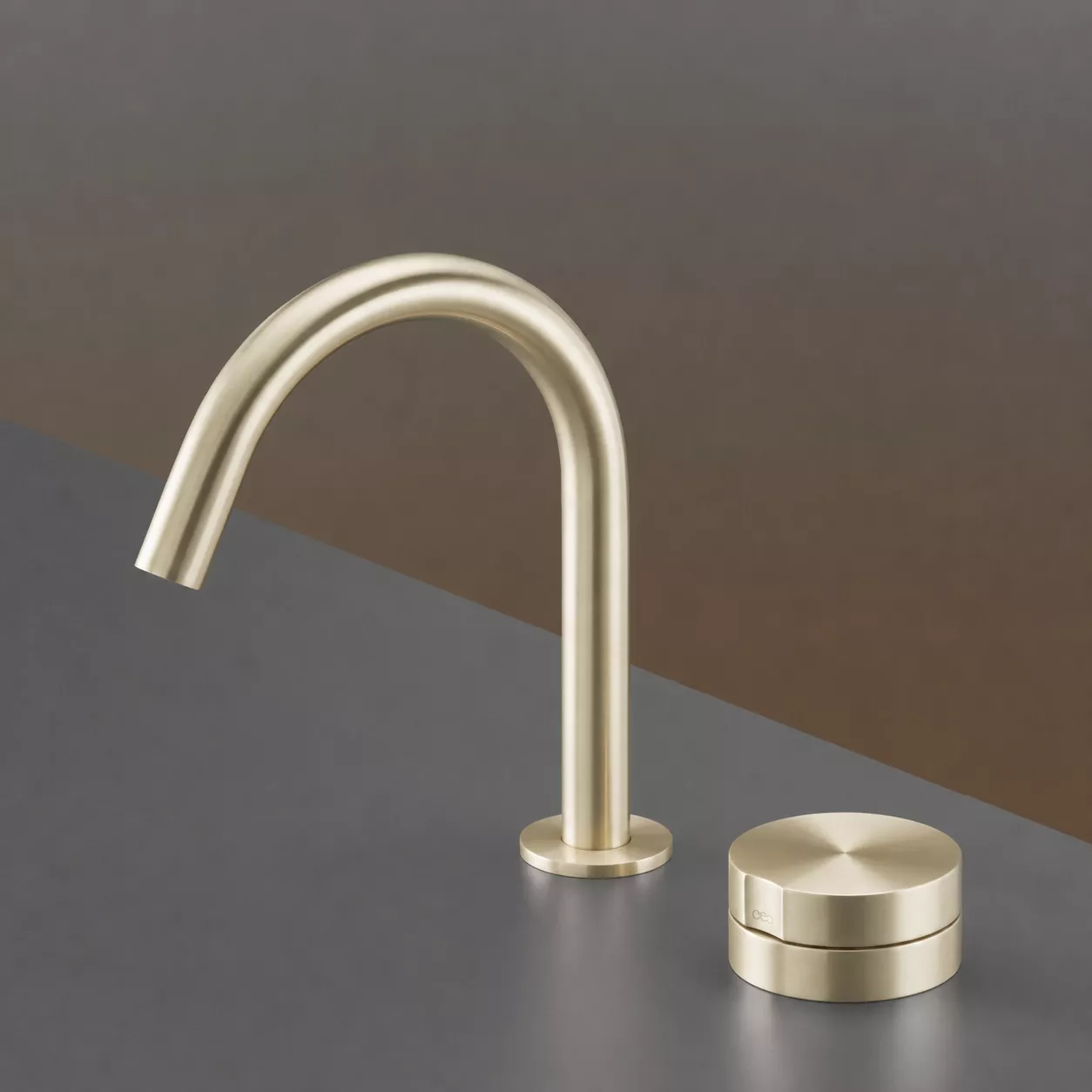 cea GIOTTO PLUS Zweiloch-Eingriffmischer mit Schwenkauslauf, Höhe: 190mm, light gold satiniert - GIO68XS cea GIOTTO PLUS Zweiloch-Eingriffmischer mit Schwenkauslauf, Höhe: 190mm, light gold satiniert - GIO68XS