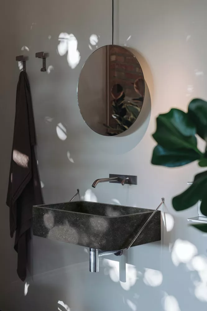 Agape CARRARA Wandbecken aus Naturstein mit polierter Halterung, Breite: 60cm, Tiefe: 40cm, Höhe: 16cm, inklusive Ablaufgarnitur, petit granit - ACER0721SPG