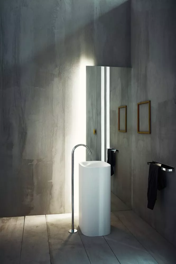 Agape NIVIS freistehender Waschtisch aus Cristalplant® mit Wandablauf, Breite: 56,7cm, Tiefe: 39,6cm, Höhe: 90cm, weiß matt - CER0763FM0Z