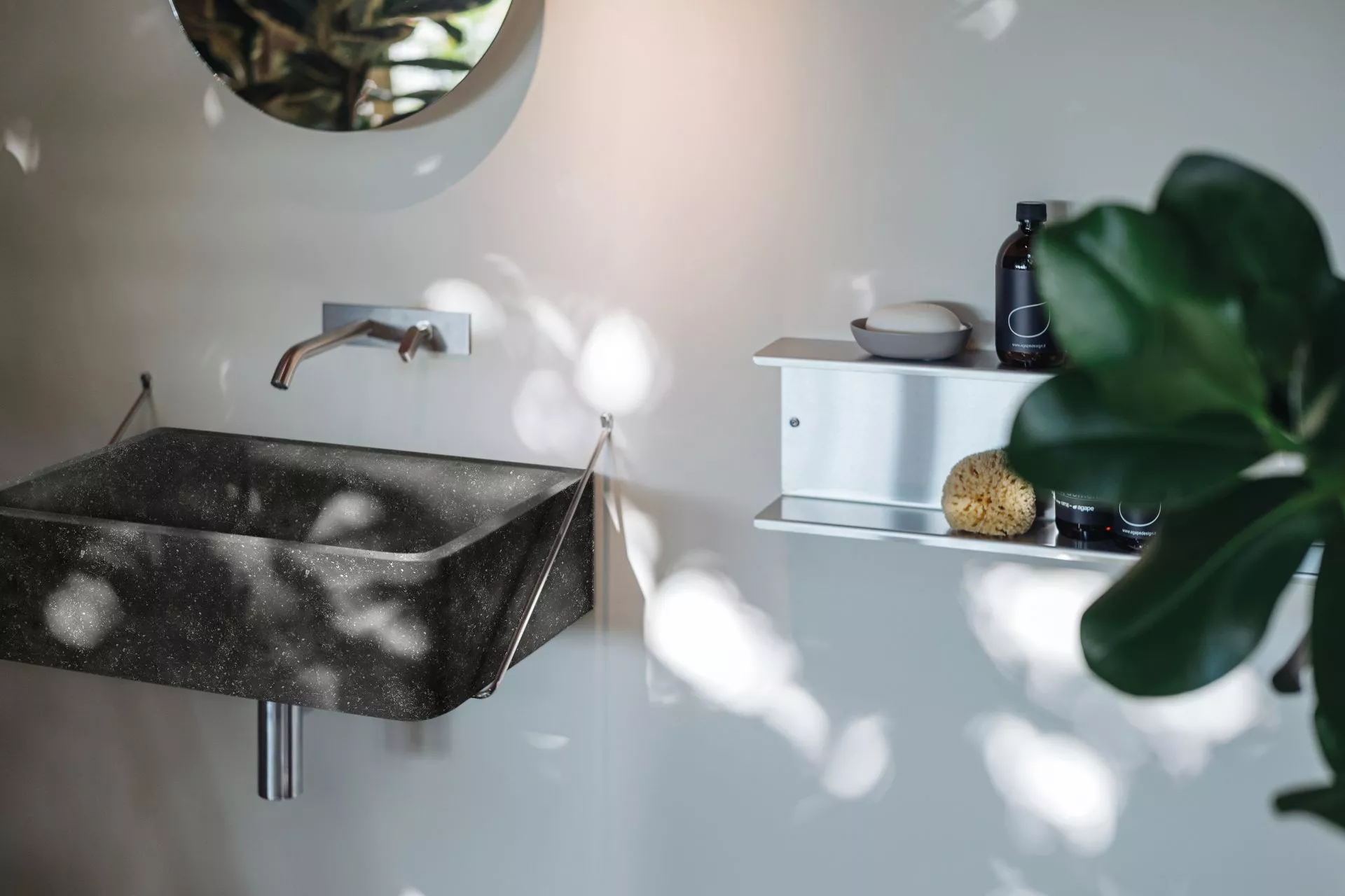 Agape CARRARA Wandbecken aus Naturstein mit polierter Halterung, Breite: 60cm, Tiefe: 40cm, Höhe: 16cm, inklusive Ablaufgarnitur, petit granit - ACER0721SPG