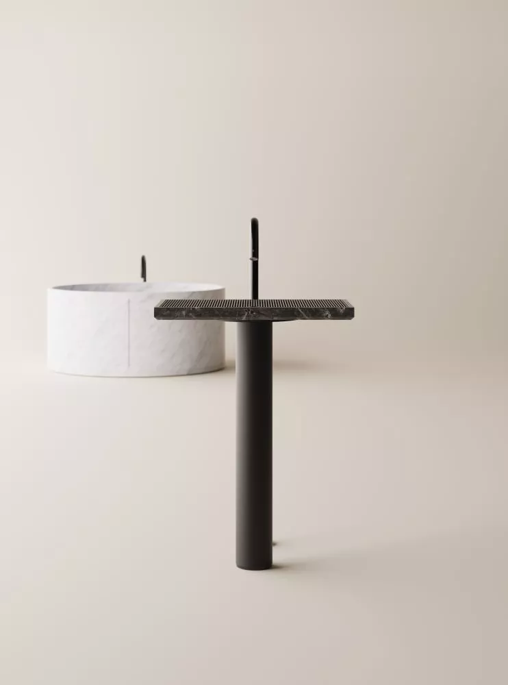 Agape ELL GRID freistehender Waschtisch mit Wandablauf, Breite: 63cm, Tiefe: 38cm, Höhe: 86cm, inklusive Ablaufgarnitur, Säule aus schwarz beschichtetem Stahl, Gitter aus Deep Caviar Corian®, Platte aus Naturstein, nero marquinia - ACER0996VP+ACER0997ME