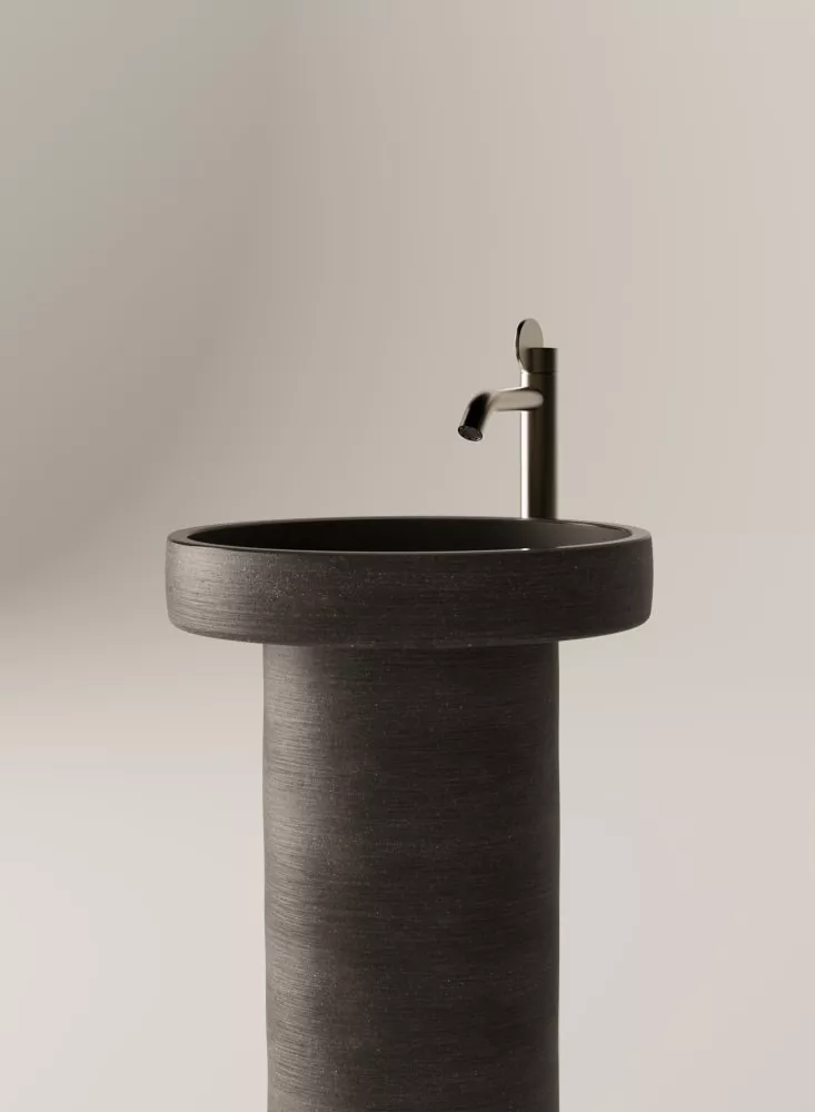 Agape CENOTE freistehendes Waschbecken aus Ton mit flachem Becken und Bodenablauf, Durchmesser: 45cm, inklusive Ablaufgarnitur, dunkler Ton, weitere Farben und als Wandablauf-Version auf Anfrage möglich - ACER0451FTSST