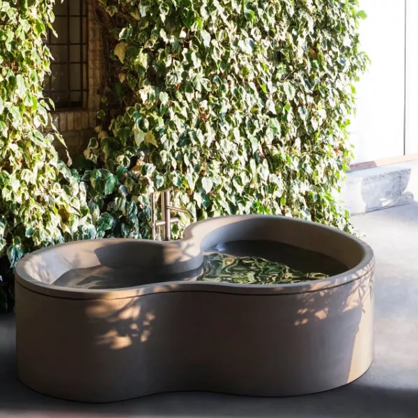 badewanne-dr-agape-mariana-ruzante-cemento-caffe-570-design