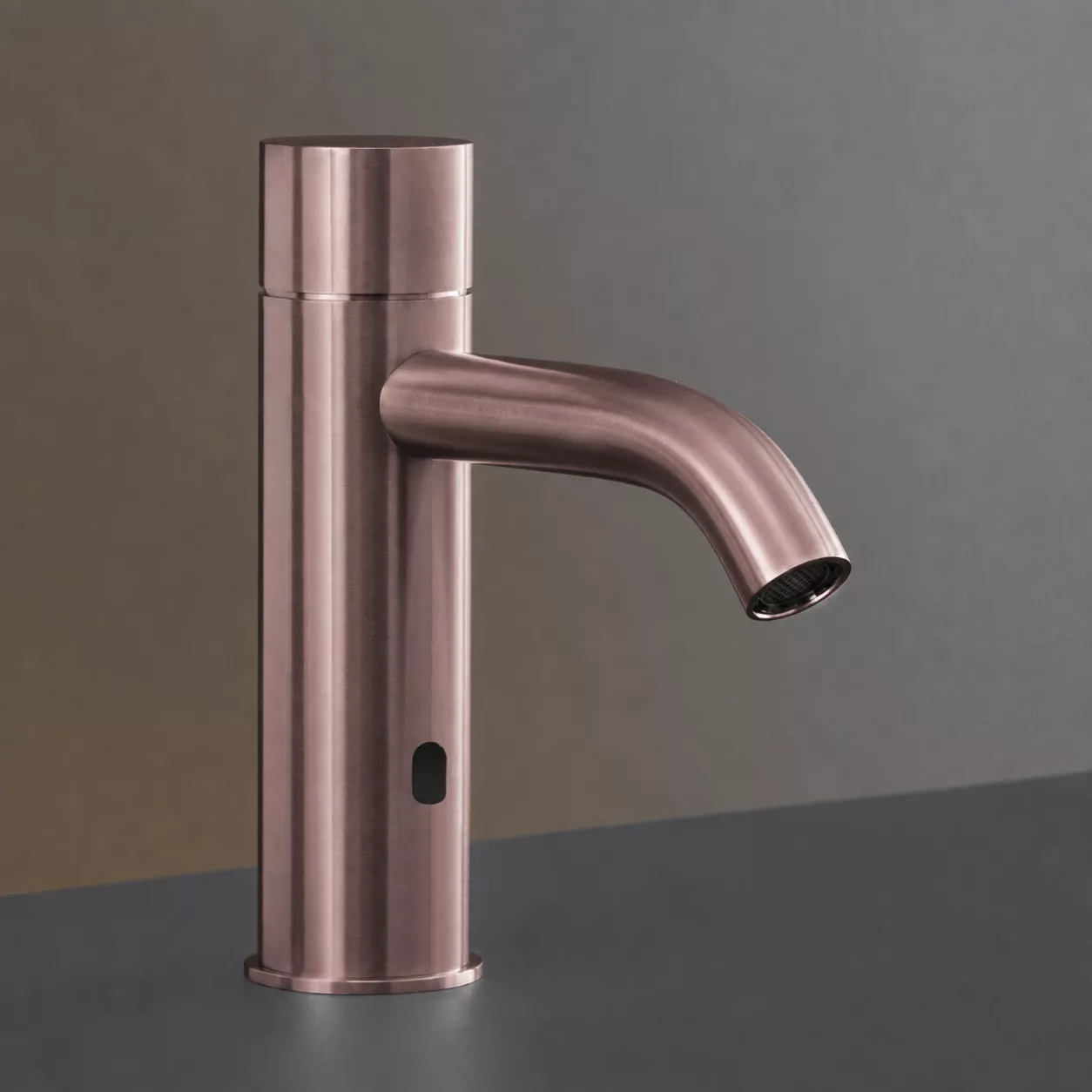 cea MIL 016 berührungslose Waschtischarmatur mit Temperaturregulierung, Höhe: 155mm, bronze satiniert - MIL016ZS cea MIL 016 berührungslose Waschtischarmatur mit Temperaturregulierung, Höhe: 155mm, bronze satiniert - MIL016ZS